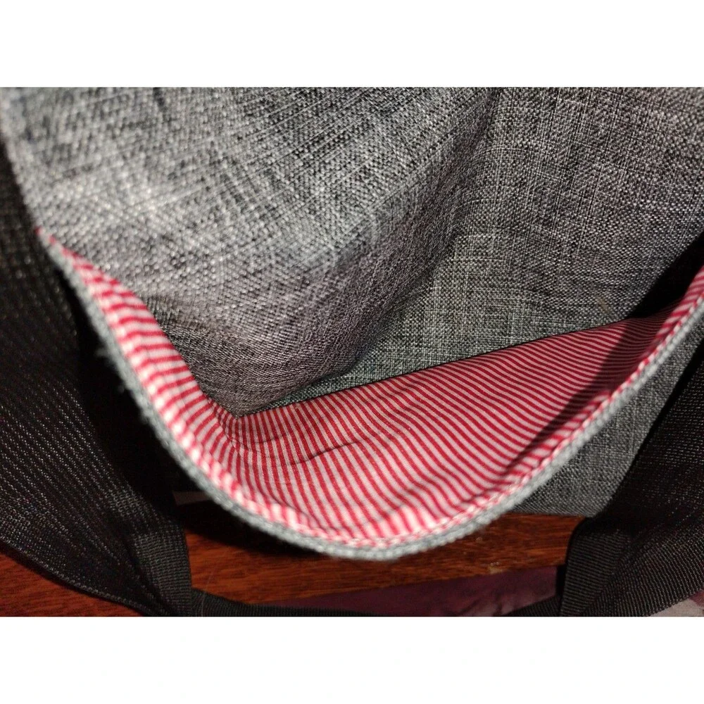 Herschel Gray Grip Gym Bag Side pockets w/snaps front pocket spacious 22x14x13